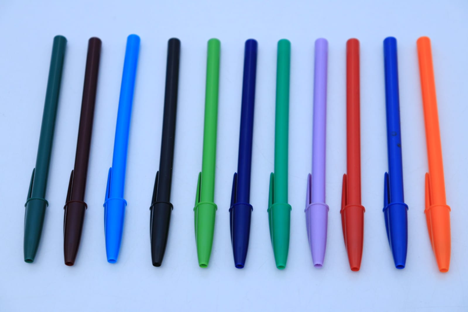 COLOURED BODY BIC PEN