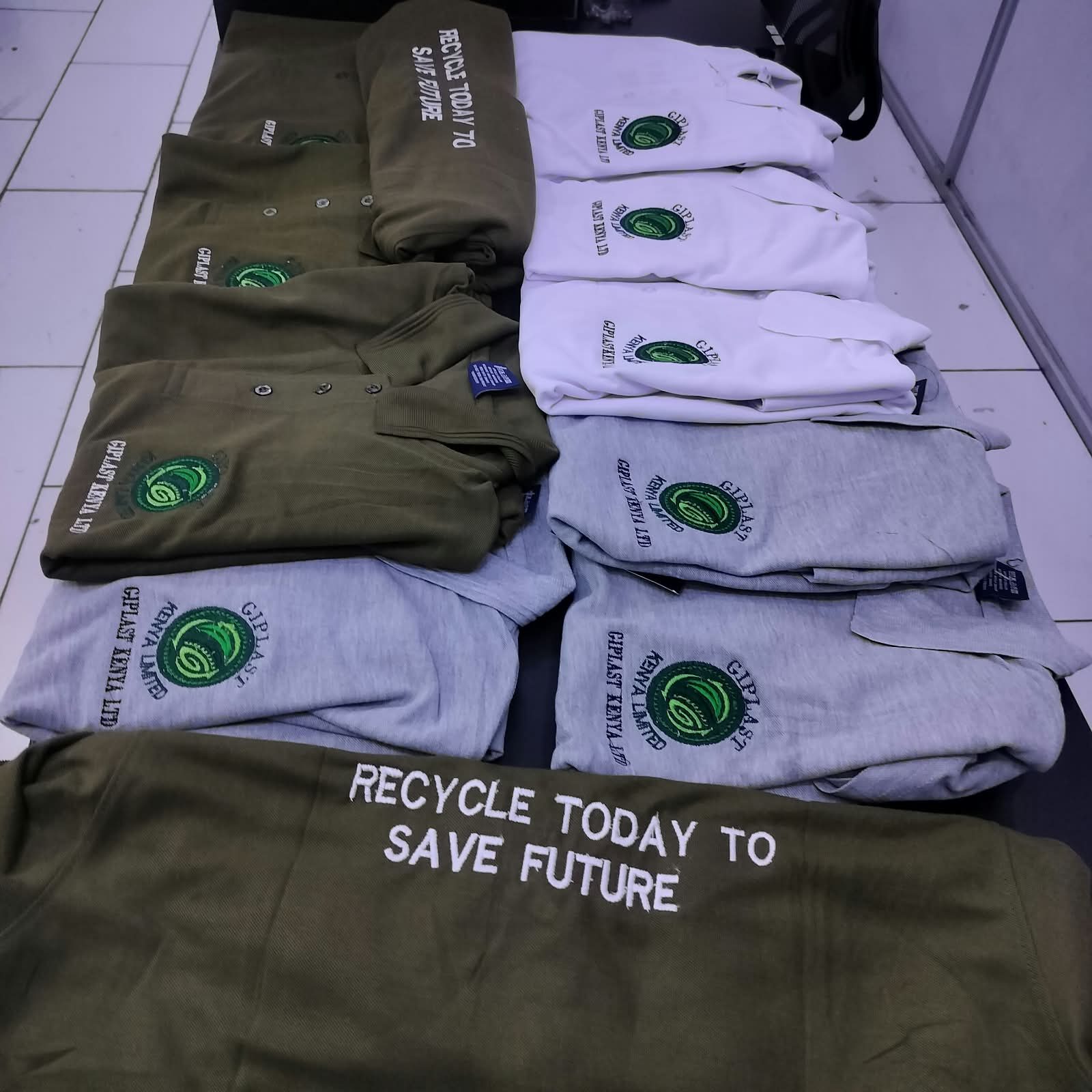 BRANDED TSHIRTS