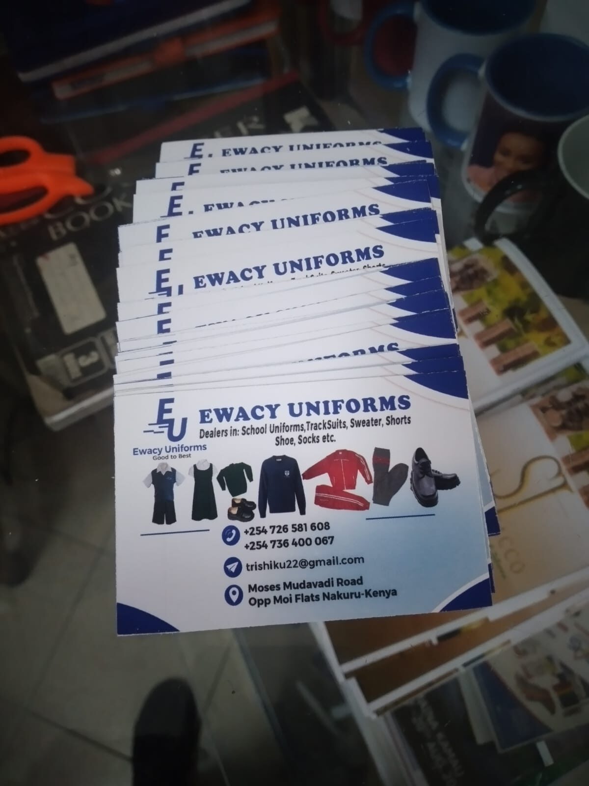 DESIGNING AND PRINTING BUSINESS CARDS
